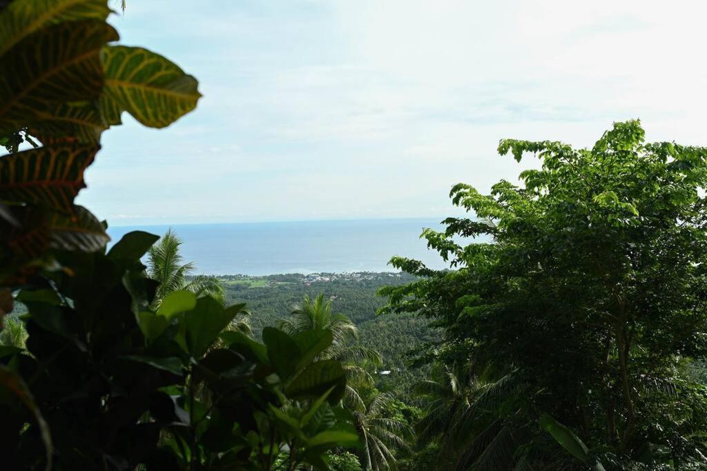 The Balcony Of The Camiguin Island Apartamento Mambajao Exterior foto