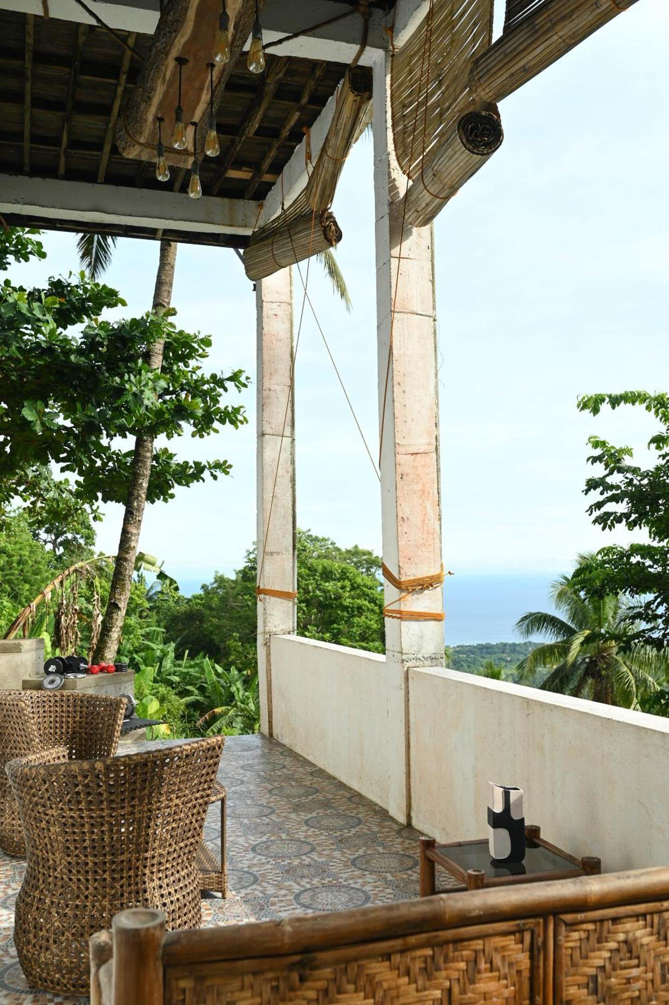 The Balcony Of The Camiguin Island Apartamento Mambajao Exterior foto